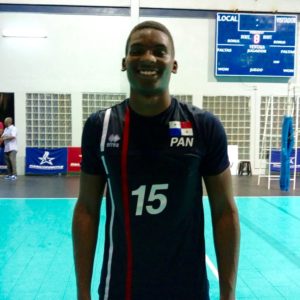 Uriel Batista, jugador de la Selección Sub-23 de Voleibol de Panamá.