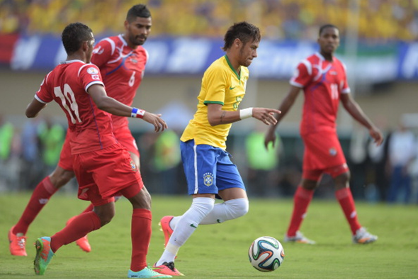 Brasil con un ingenioso Neymar se deleitó ante Panamá