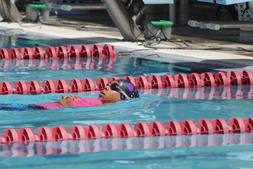 Carlos Agudo gana en natación en los codicader