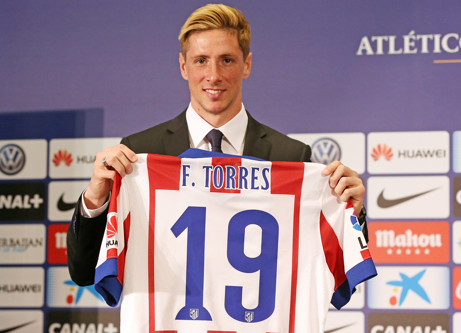 Fernando Torres es presentado en un ambiente de partido