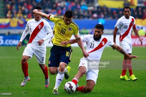 Perú encerró a Colombia en su desespero.