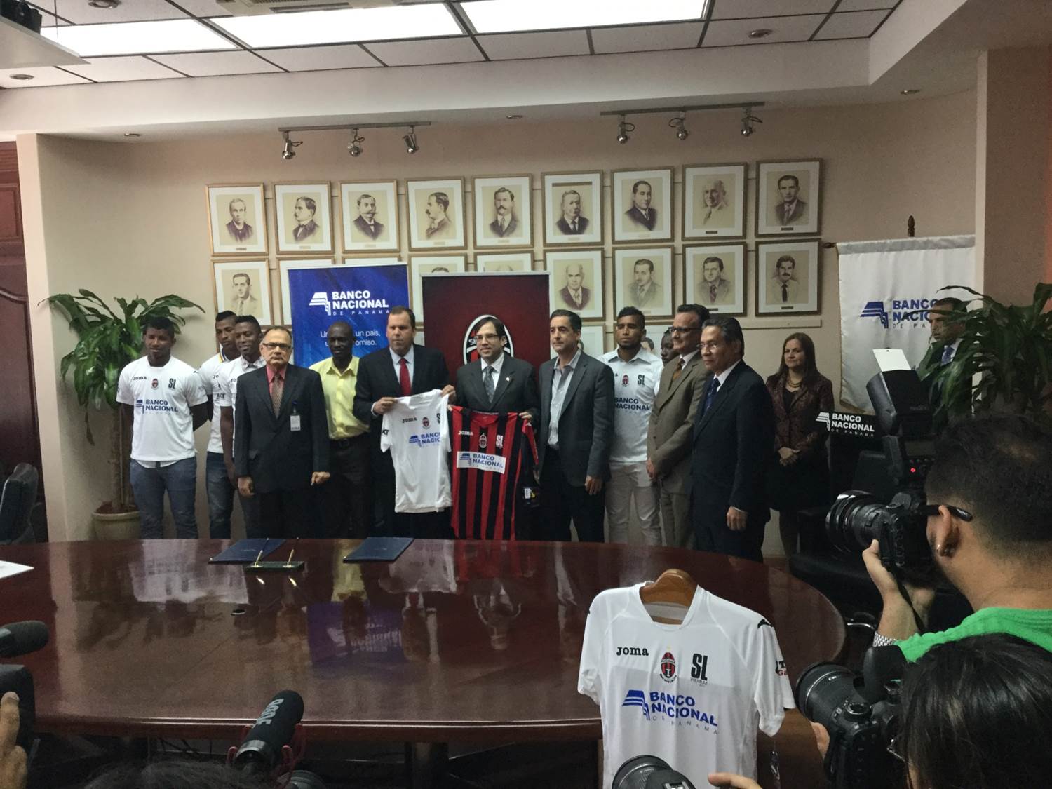 Banco Nacional de Panamá se integra como patrocinador del Sporting San Miguelito