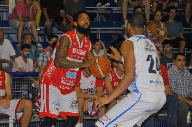 Josimar Ayarza regresa al baloncesto argentino, tras una buen temporada en Uruguay