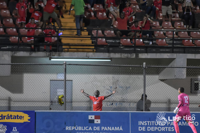 Monjes golean a un empobrecido Herrera FC