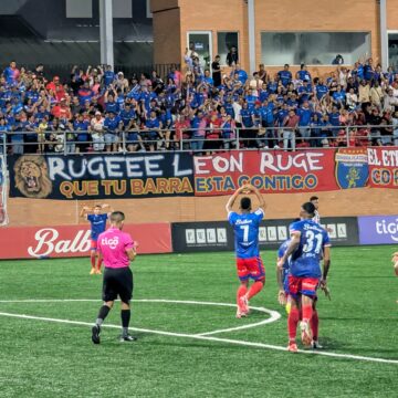 LOS LEONES RUGEN PARA REMONTAR Y LLEVARSE EL CLÁSICO